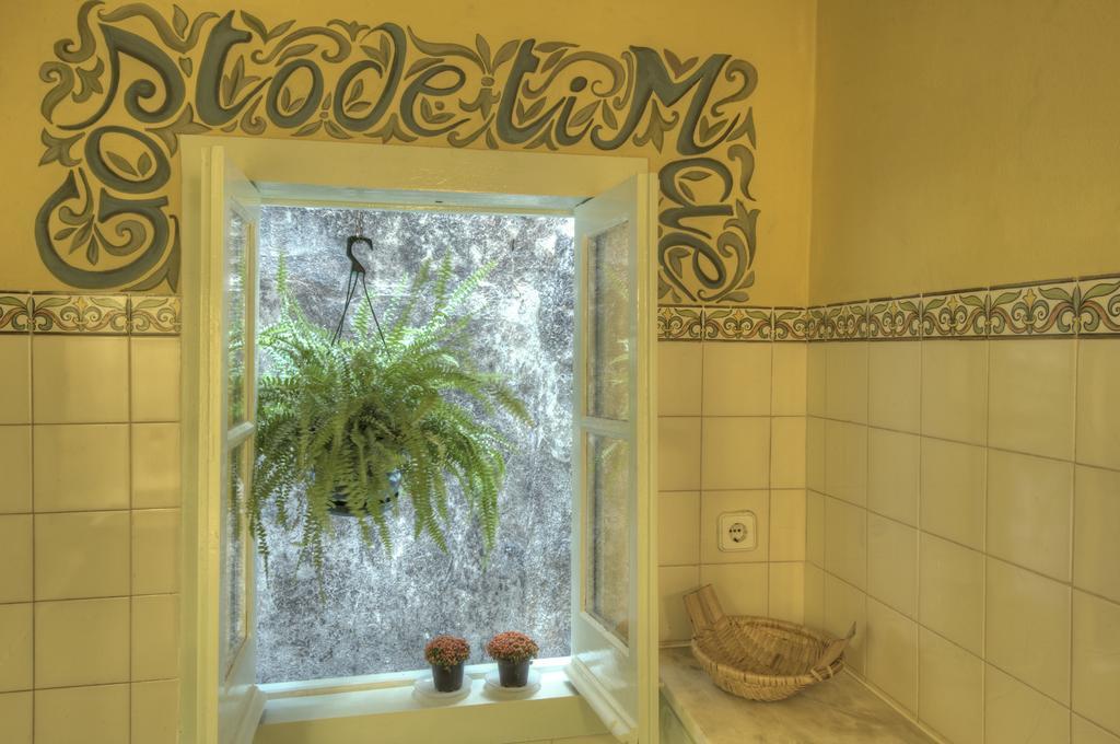 Stay Local In Alfama! Alice Central Home, Near River Lisbon Luaran gambar