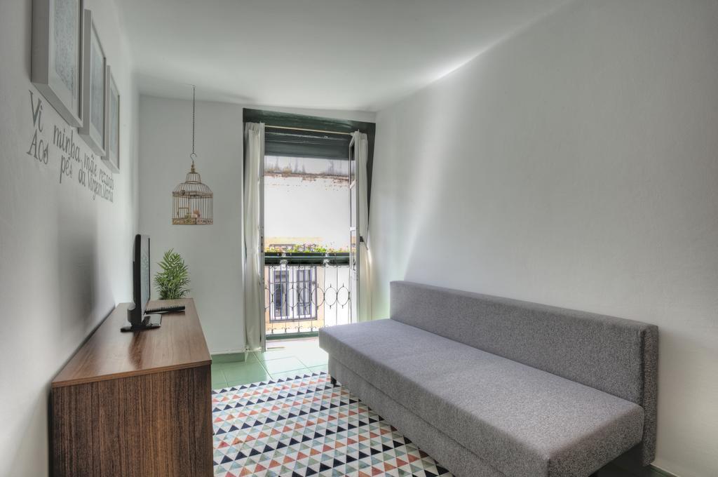 Stay Local In Alfama! Alice Central Home, Near River Lisbon Luaran gambar