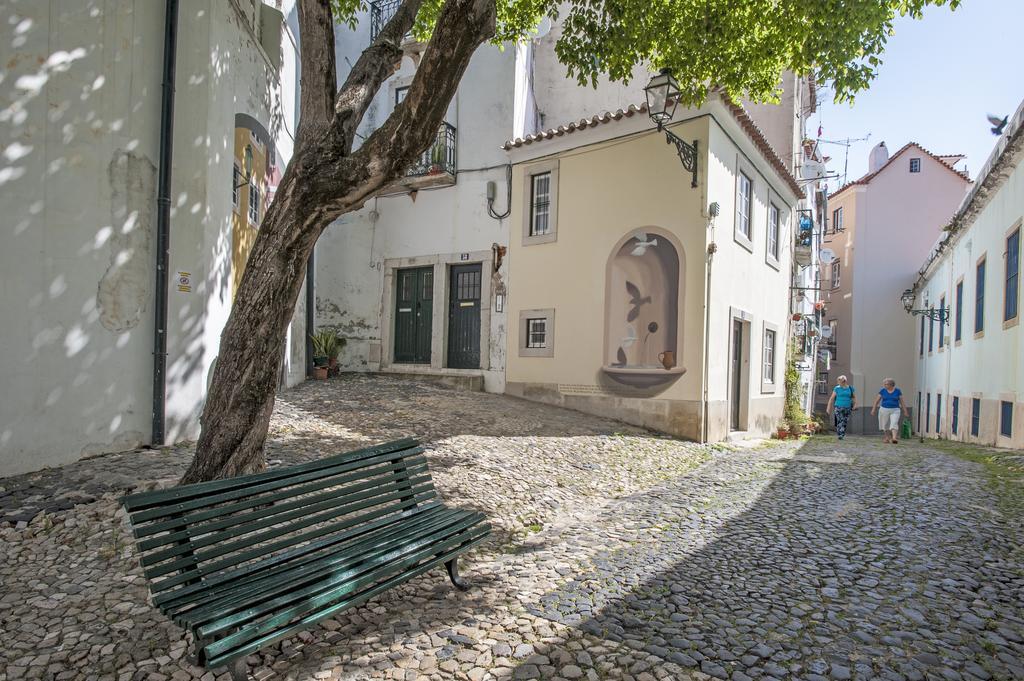 Stay Local In Alfama! Alice Central Home, Near River Lisbon Luaran gambar