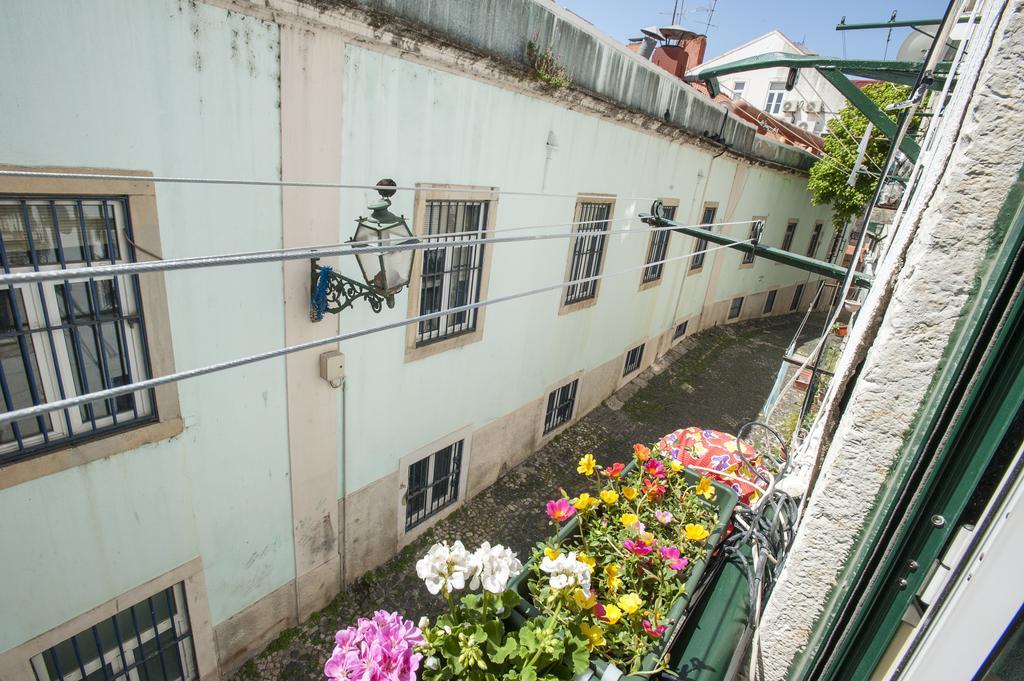 Stay Local In Alfama! Alice Central Home, Near River Lisbon Luaran gambar