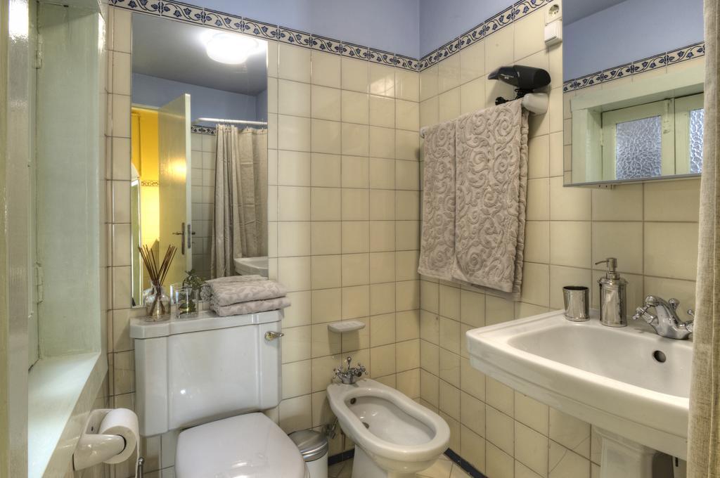 Stay Local In Alfama! Alice Central Home, Near River Lisbon Luaran gambar