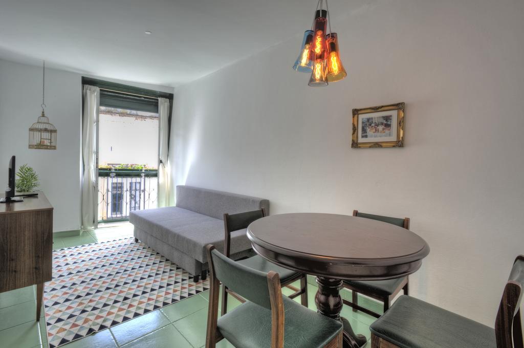Stay Local In Alfama! Alice Central Home, Near River Lisbon Luaran gambar
