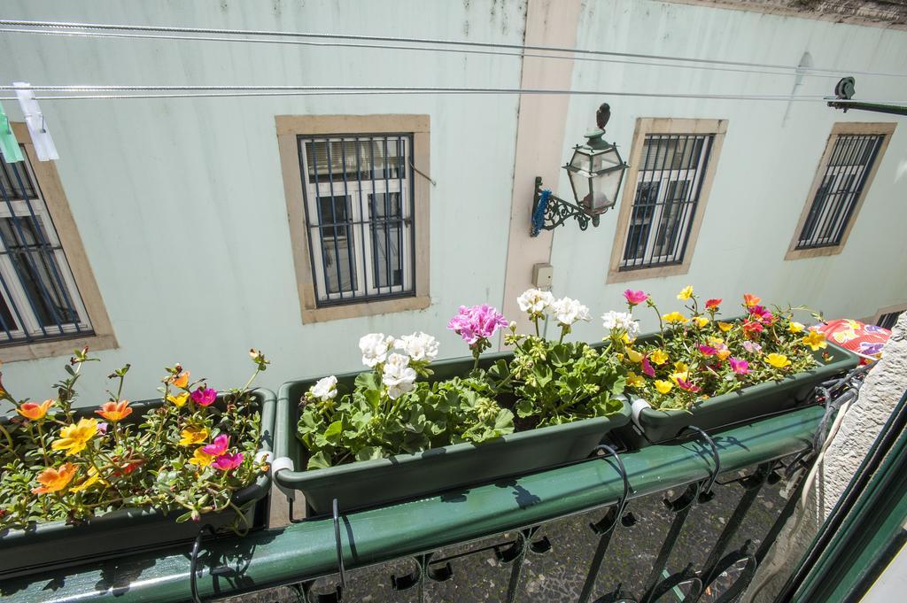 Stay Local In Alfama! Alice Central Home, Near River Lisbon Luaran gambar