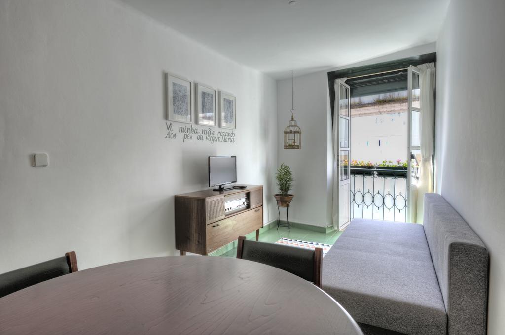 Stay Local In Alfama! Alice Central Home, Near River Lisbon Luaran gambar